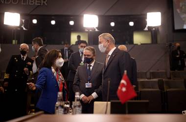 Millî Savunma Bakanı Hulusi Akar, NATO Karargâhındaki İkinci Gün Oturumlarına Katıldı
